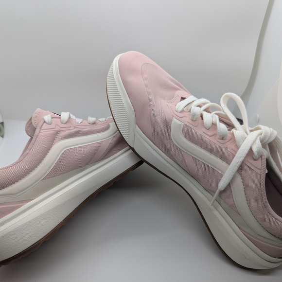 Vans Women's Ultrarange Pink Sneakers - Picture 3 of 10